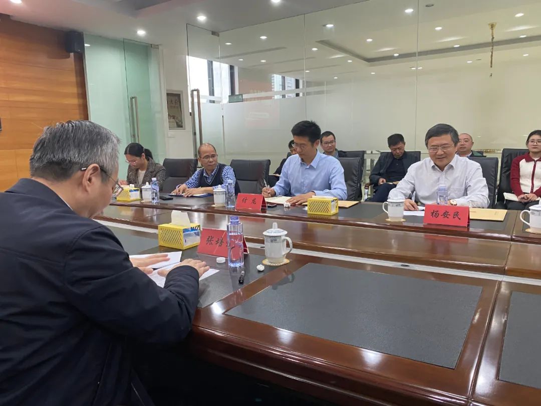 奉賢區(qū)人大常委會黨組書記、主任張培榮一行蒞臨上海山美股份開展“優(yōu)環(huán)境、穩(wěn)經(jīng)濟(jì)”大走訪大調(diào)研